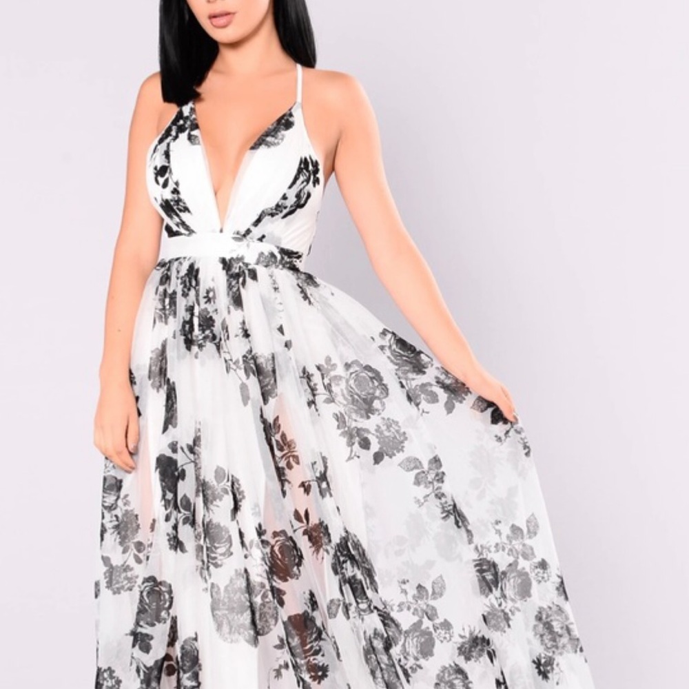 Pebble Beach Maxi Dress - White/Black